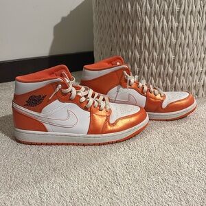 Nike Air Jordan Mids
